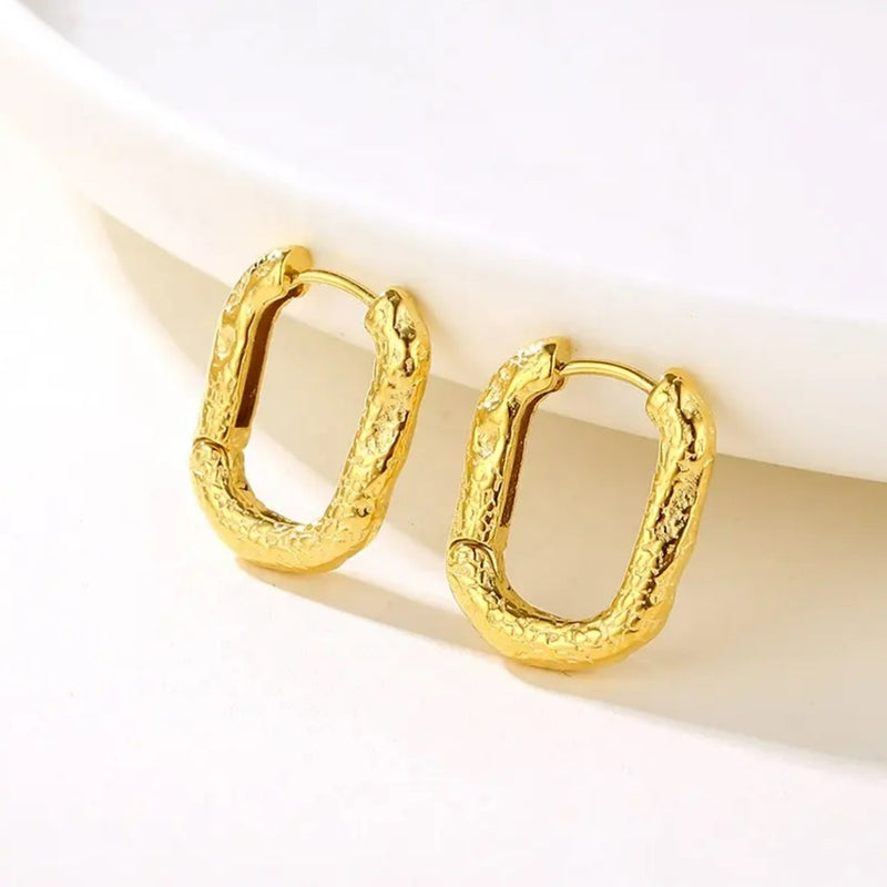 Hammered Oval Hoop Earrings Gold - VIRAGE London