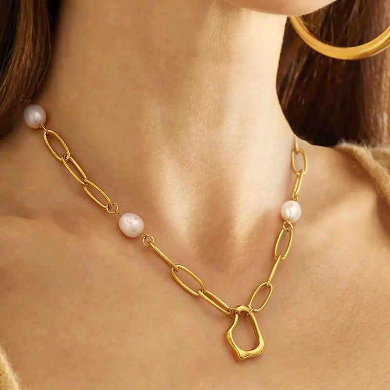 Molten Pearl & Paperclip Necklace Gold - VIRAGE London