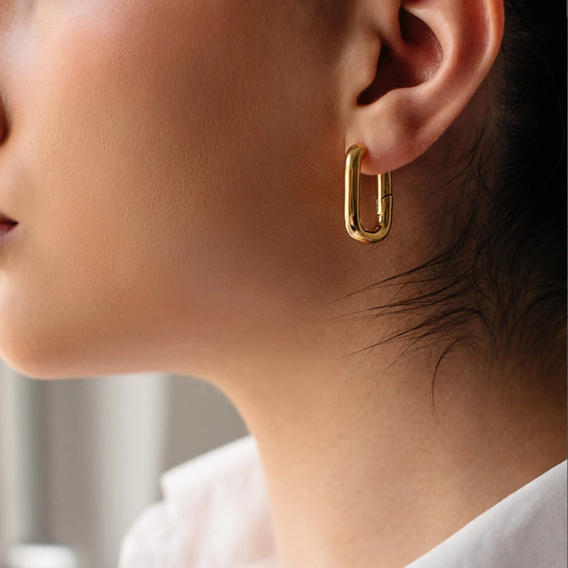 Oval Hoop Earrings Gold - VIRAGE London