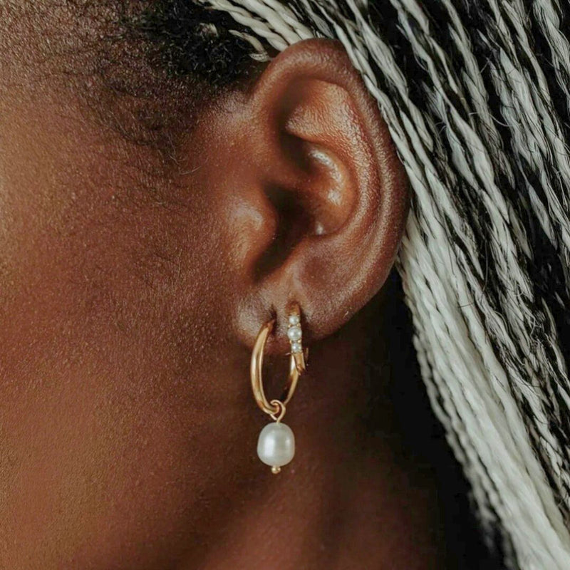 Pearl Hoop Earrings Gold - VIRAGE London